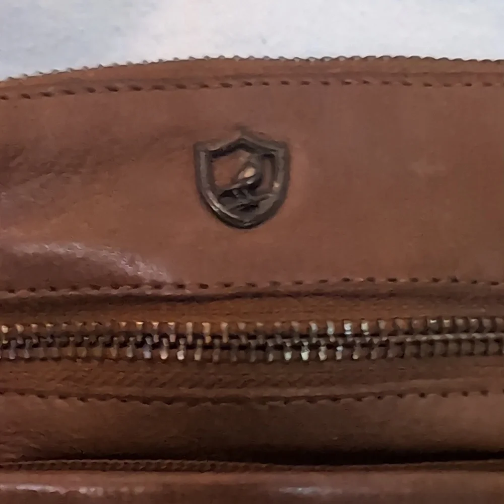 Cochoa Brown Leather Crossbody Purse Travel Bag Adjustable Strap - Picture 4 of 9